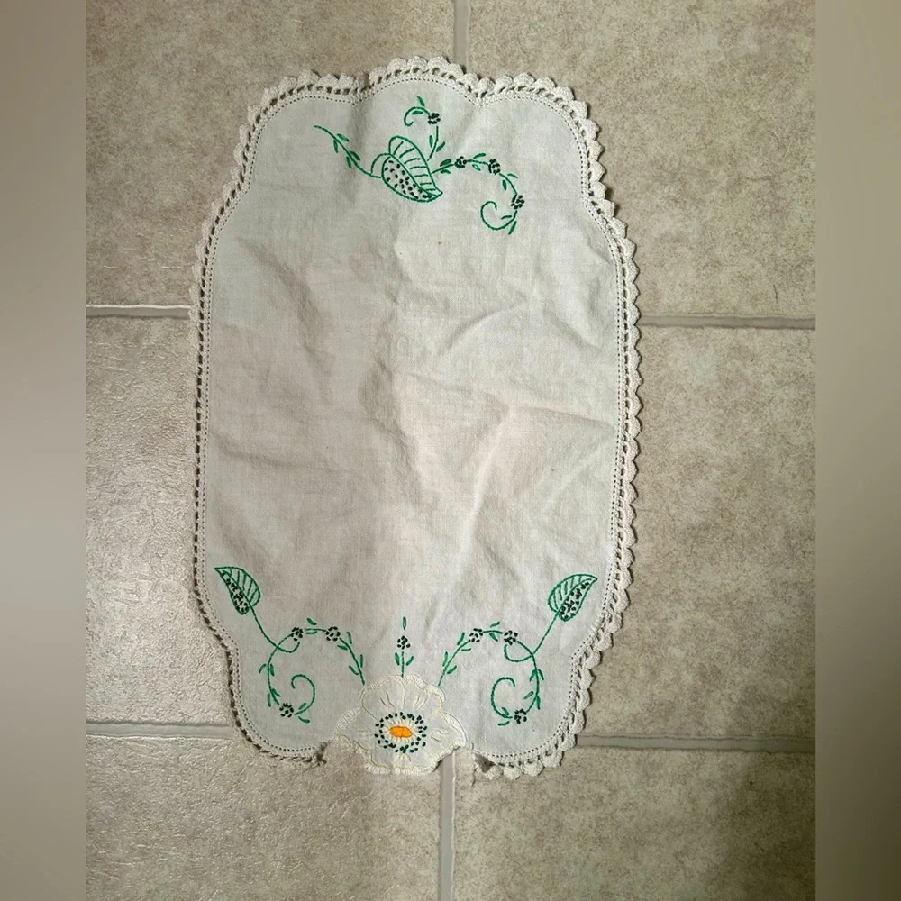 VTG Embroidered armchair cover or small dust cover. Measures 15x9 inches